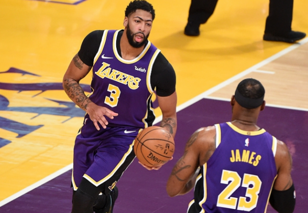  步行者哈利伯顿单场25助攻创队史纪录  